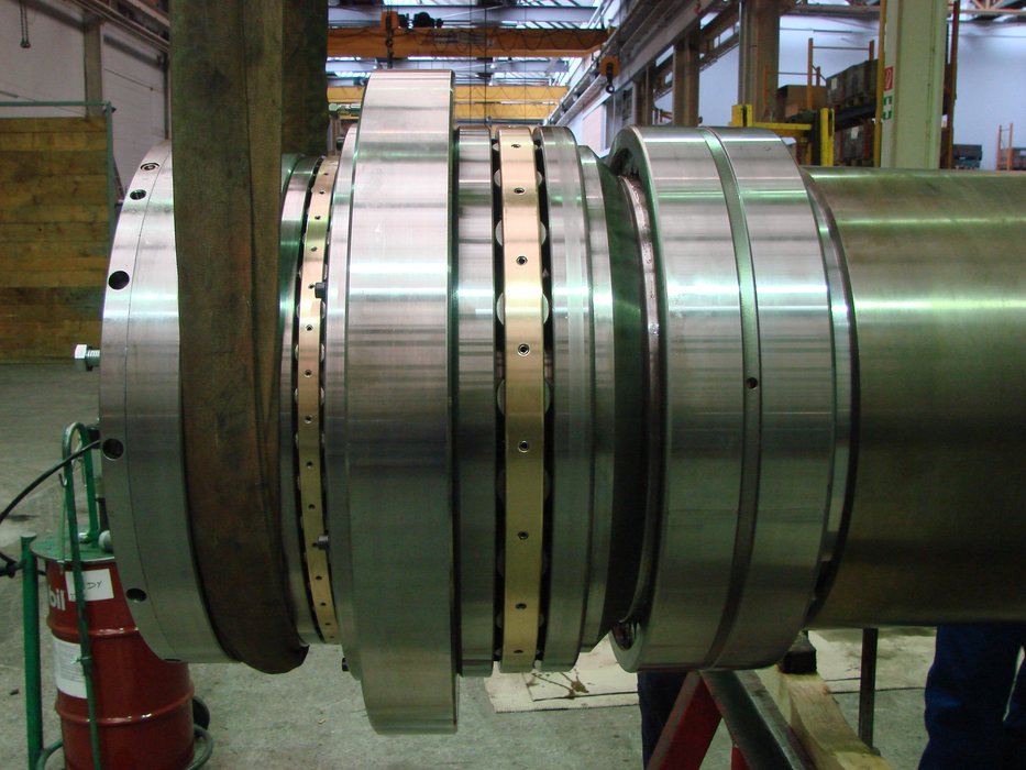 NSK replaces spindle bearings on large surface wheel lathe